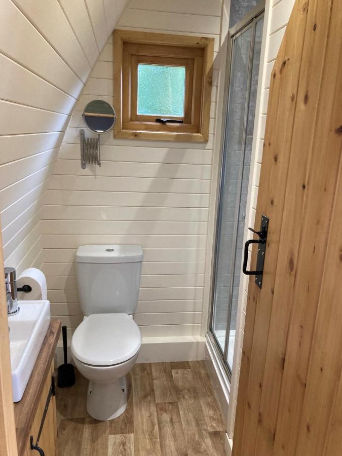 Delor - Bryntalch Glamping Pods Hotel Montgomery Exterior foto