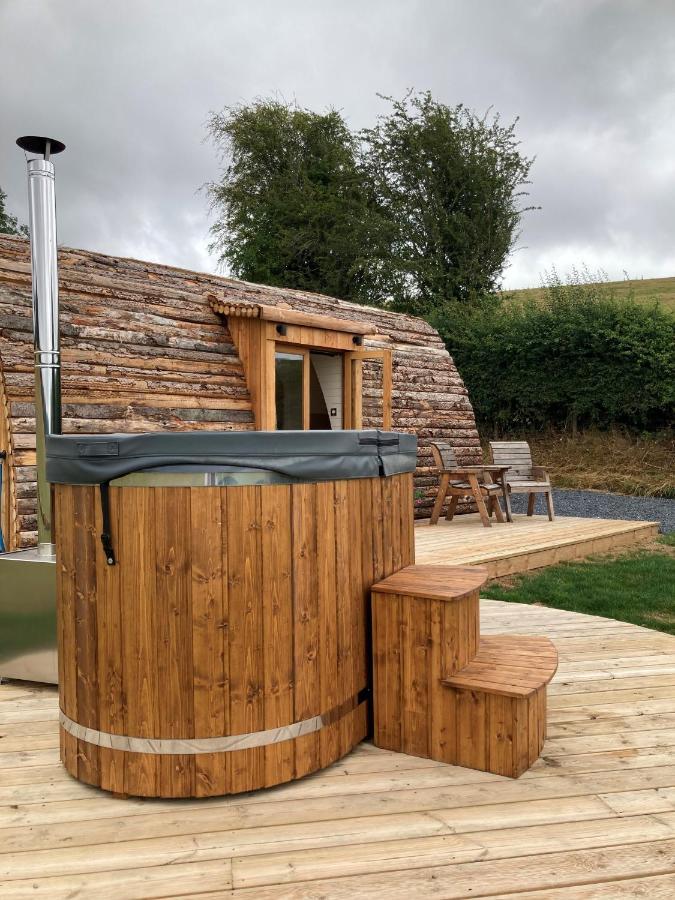 Delor - Bryntalch Glamping Pods Hotel Montgomery Exterior foto