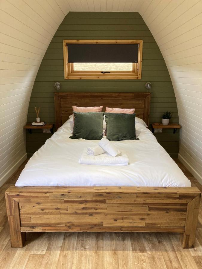 Delor - Bryntalch Glamping Pods Hotel Montgomery Exterior foto